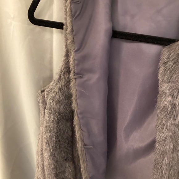 ⚡️🌟HOST PICK🌟 Iman Faux Fur Vest Gray Modacrylic Poly Hook Closure Size XS EUC - Picture 5 of 9